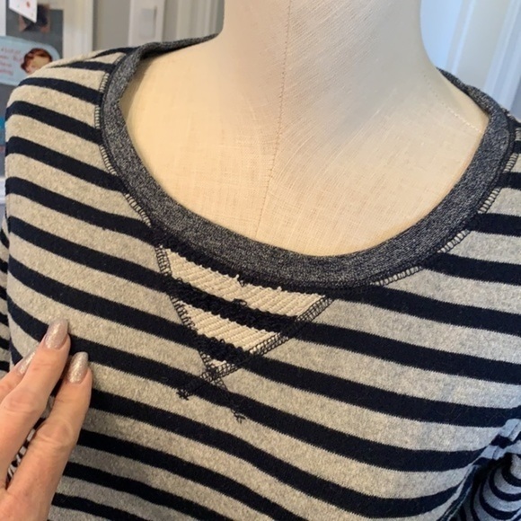 Levi’s gray blue striped long sleeve warm simple sweater - Picture 3 of 11